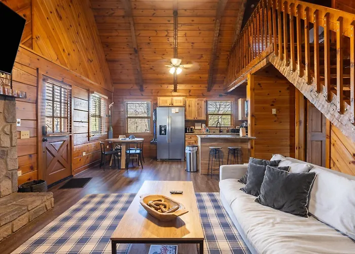 Dudley II By Avantstay Comfortable Cabin W Hot Tub Views