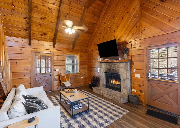 Dudley II By Avantstay Comfortable Cabin W Hot Tub Views
