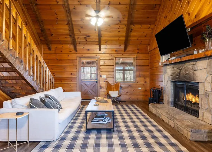 Dudley II By Avantstay Comfortable Cabin W Hot Tub Views
