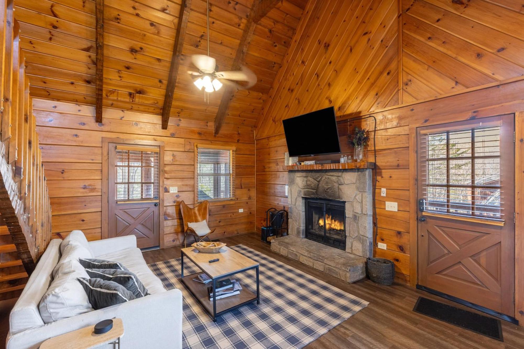 Dudley Ii By Avantstay Comfortable W Hot Tub Views