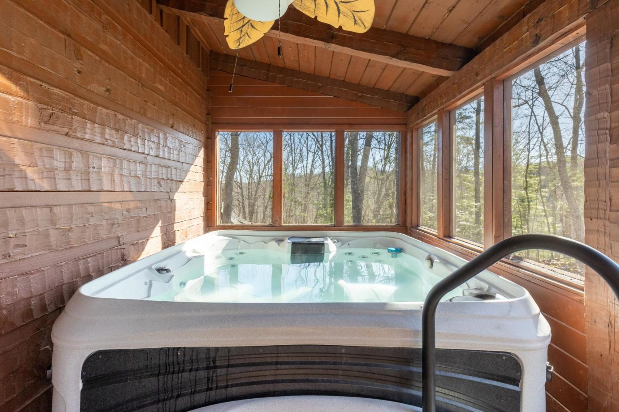 Holiday home Dudley Ii By Avantstay Comfortable W Hot Tub Views