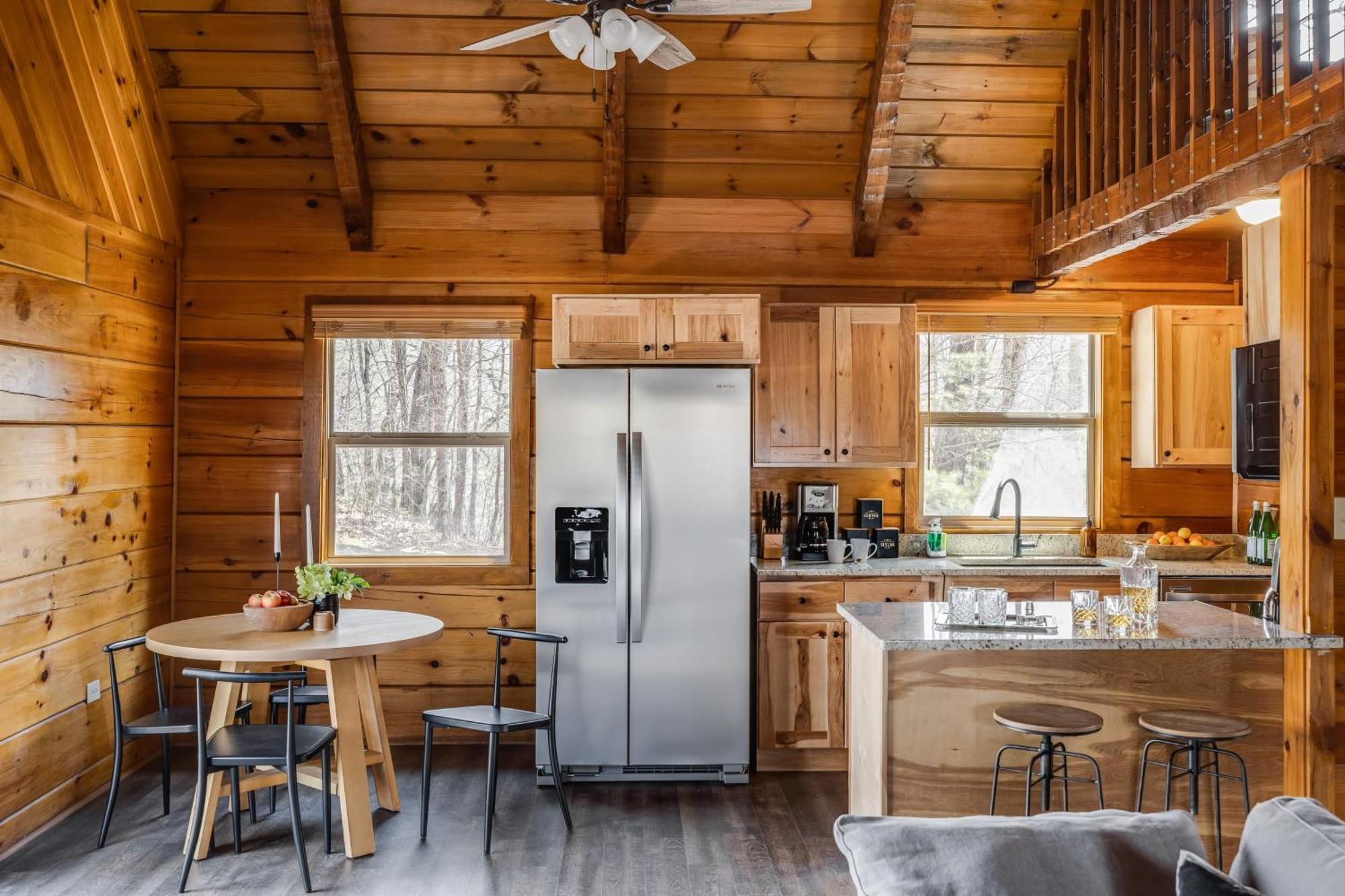 Hébergement de vacances Dudley Ii By Avantstay Comfortable W Hot Tub Views *
