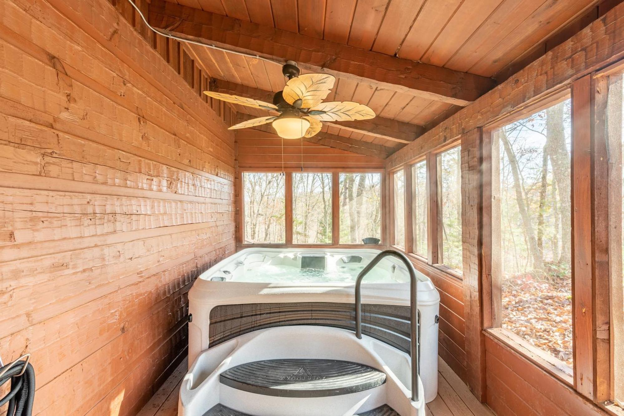 Dudley Ii By Avantstay Comfortable W Hot Tub Views Hébergement de vacances Pigeon Forge